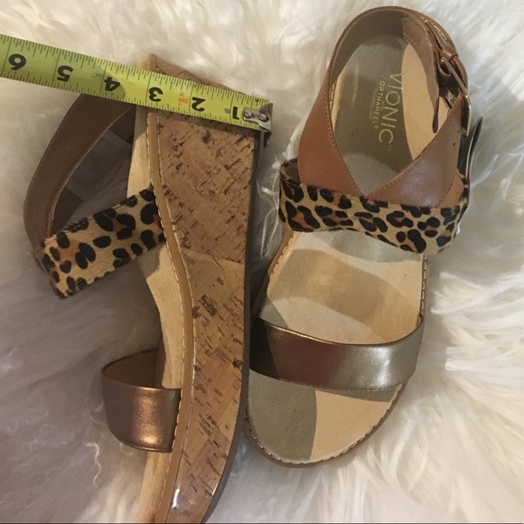 Vionic Cancun bronze new size 10 - Picture 3 of 5